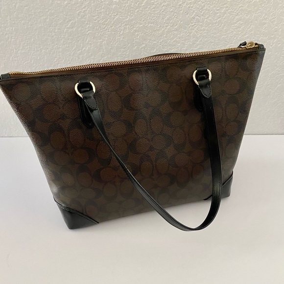 Coach Rowan Leather Bag - Picture 5 of 12